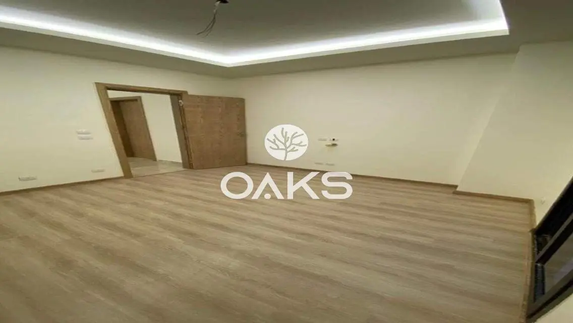Luxurious Property with Spacious Layout in Prime Location