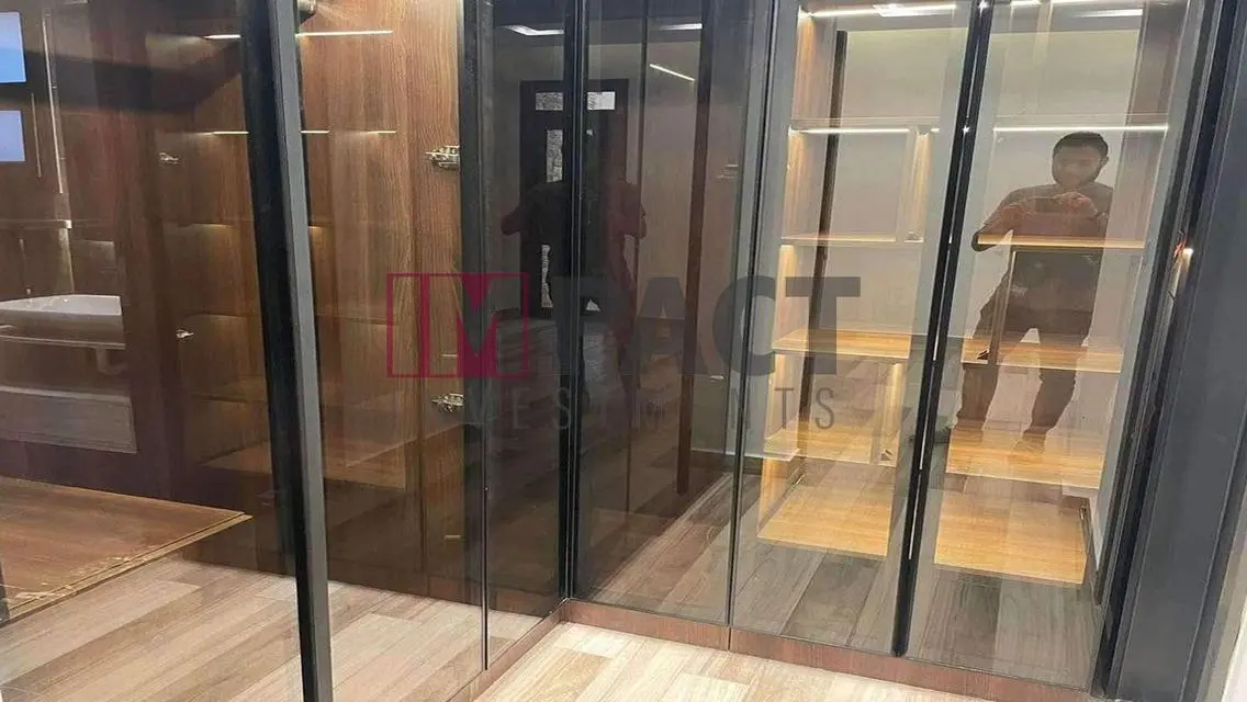 فيلا فاخرة بمساحة كبيرة ومسبح خاص