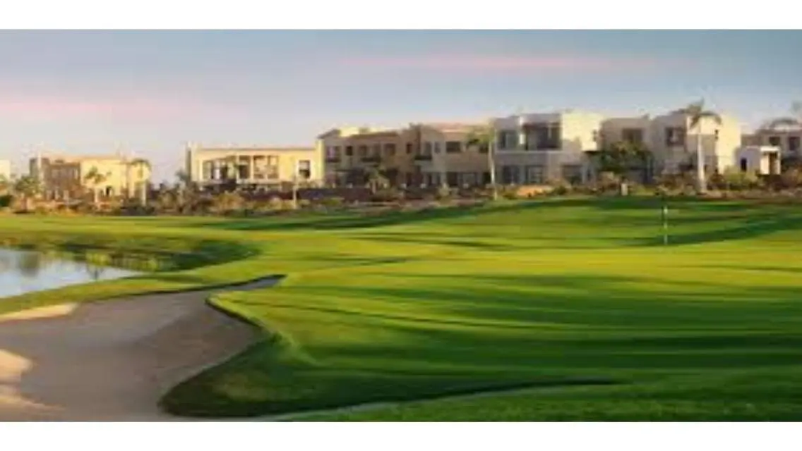 Luxurious 4 Bedroom Apartment with Private Garden