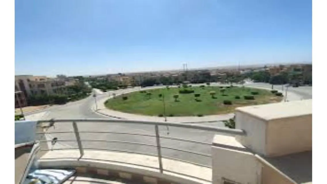 Luxurious 4 Bedroom Apartment with Private Garden