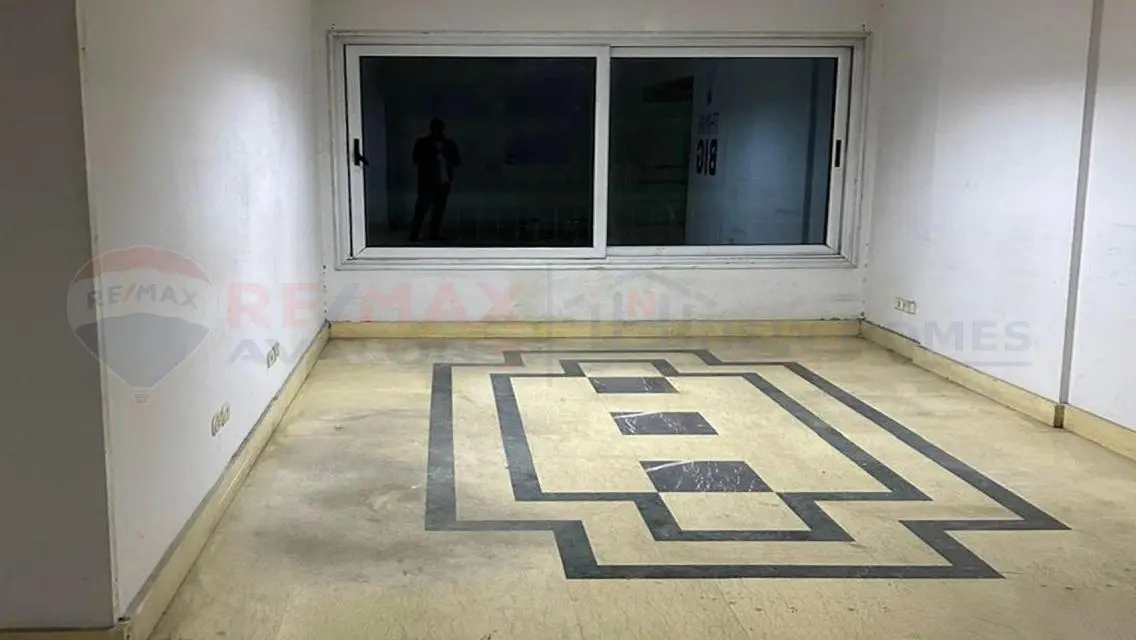 شقة فاخرة مع شرفة وحارس أمن