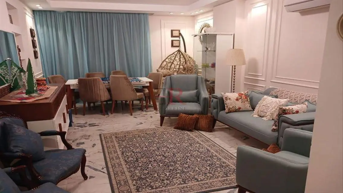 شقة فاخرة في وسط المدينة بمساحة واسعة