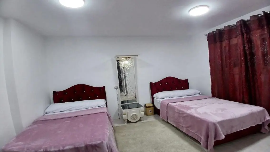فيلا فاخرة بحمامات سباحة وحديقة خاصة