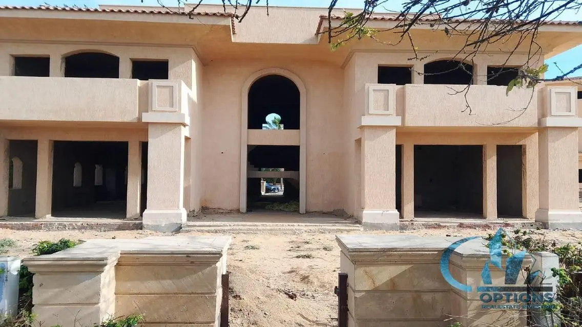 Luxury Villa for Sale with Spacious Design
