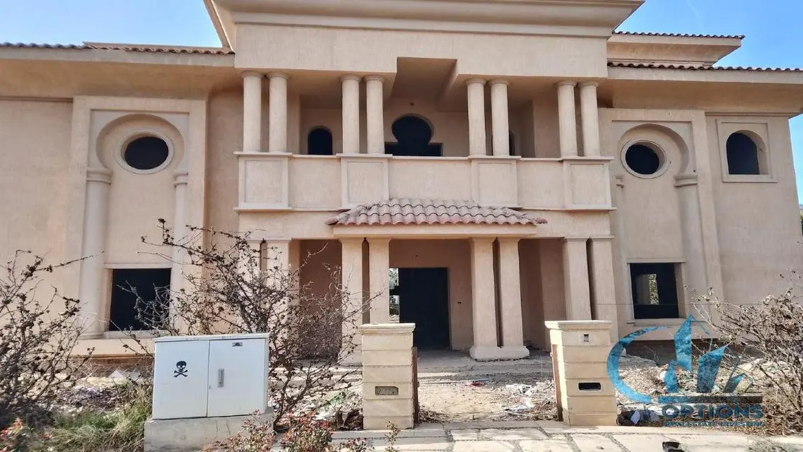 Luxury Villa for Sale with Spacious Design