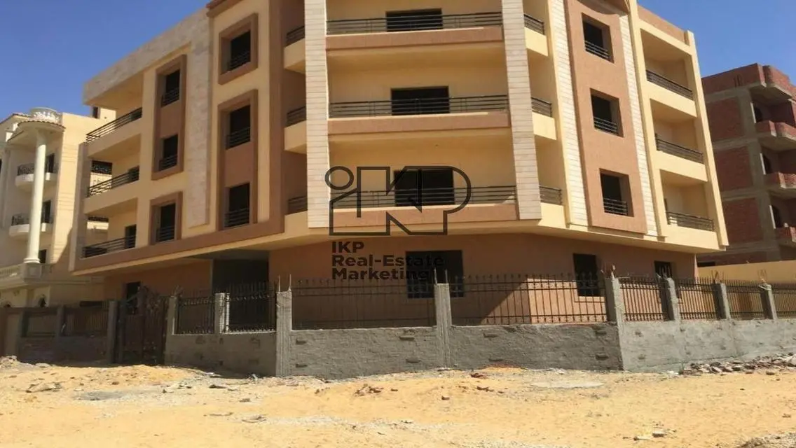 Luxury 3-Bedroom Apartment with Private Garden