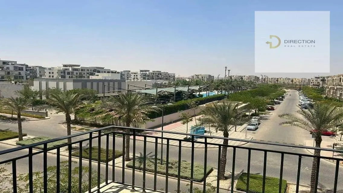 فيلا فاخرة للبيع مع مسبح خاص وإطلالات ساحرة