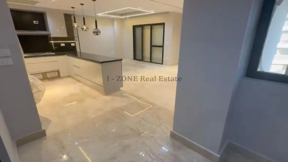 Luxury Apartment in Sky Condos - IZONE