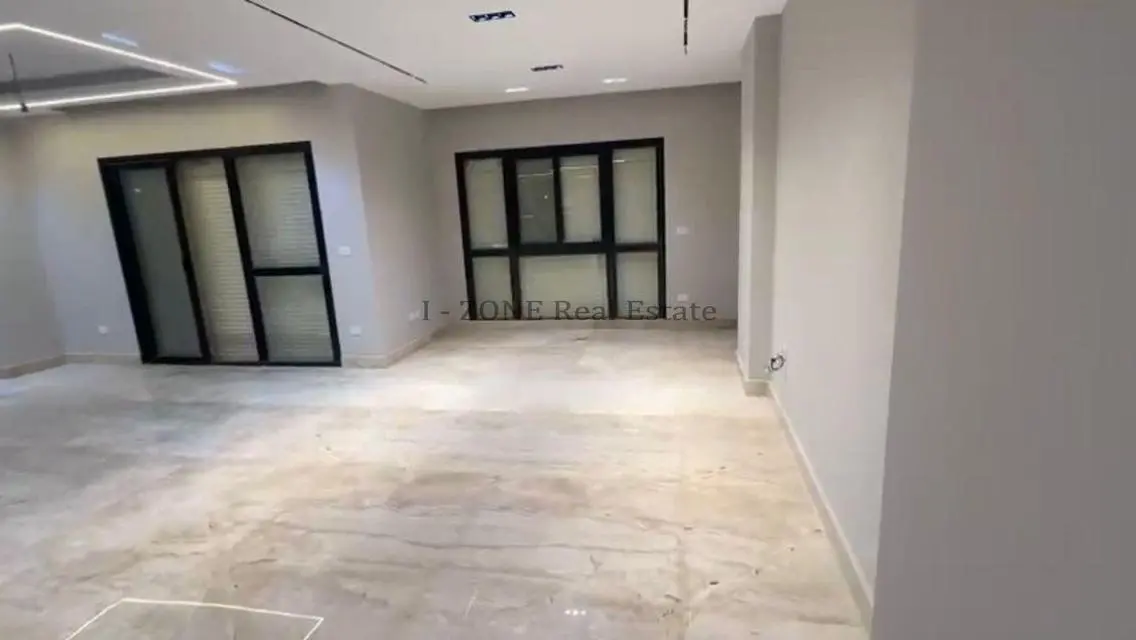 Luxury Apartment in Sky Condos - IZONE