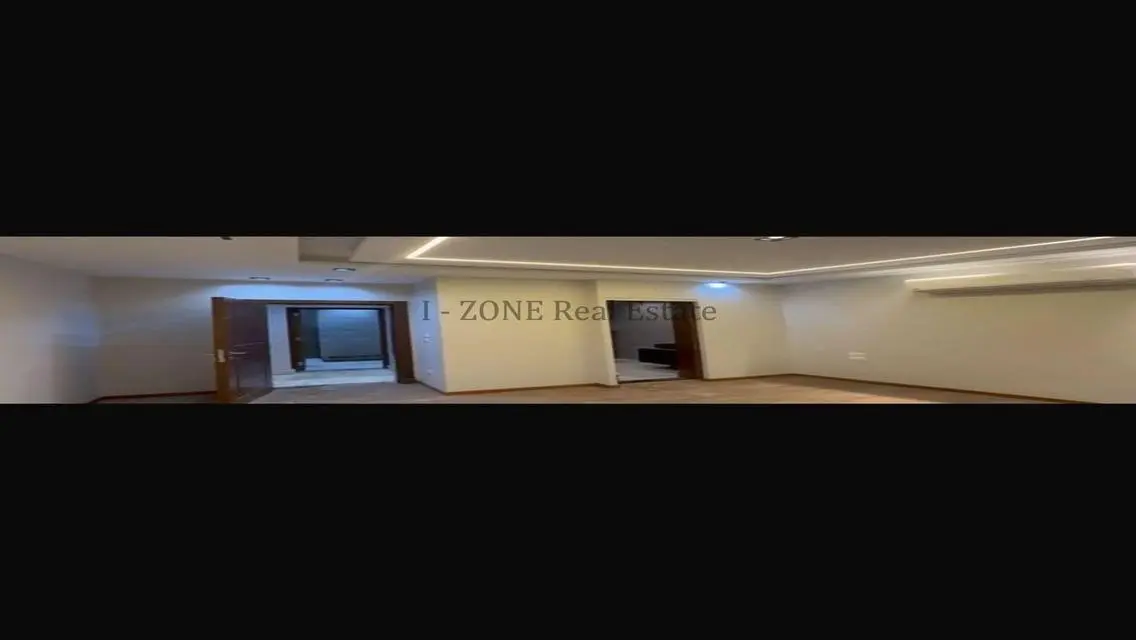 Luxury Apartment in Sky Condos - IZONE
