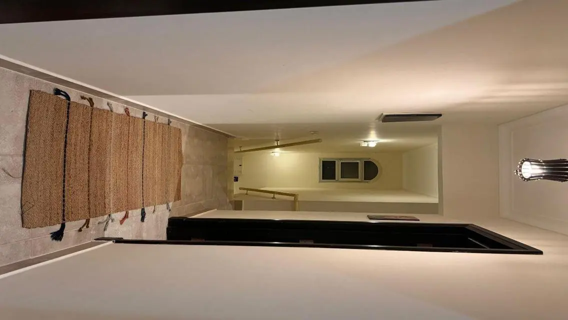 Luxury Apartment for Sale by the Lakes - 4 Bedrooms