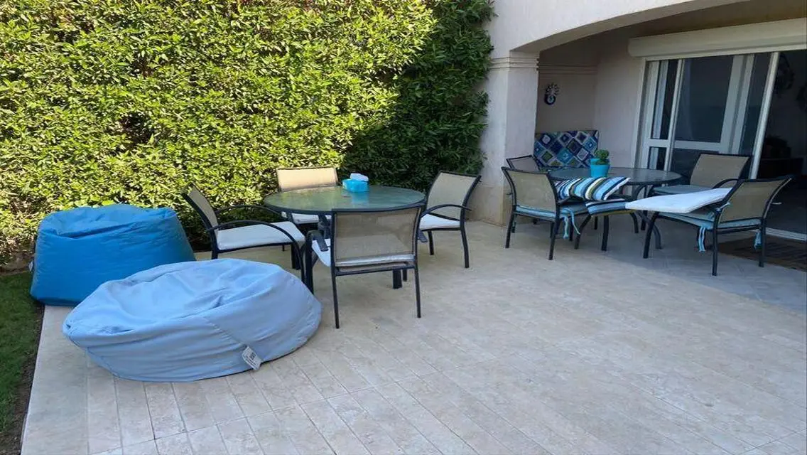 Luxury Apartment for Sale by the Lakes - 4 Bedrooms