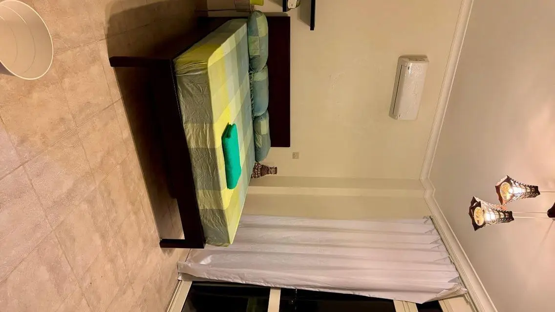 Luxury Apartment for Sale by the Lakes - 4 Bedrooms