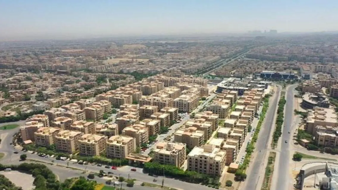 شقة جميلة مع شرفة ومسبح مشترك