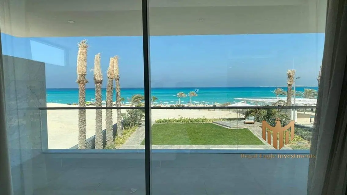 Luxury Villa for Sale - 325 Square Meters Overlooking Lakes