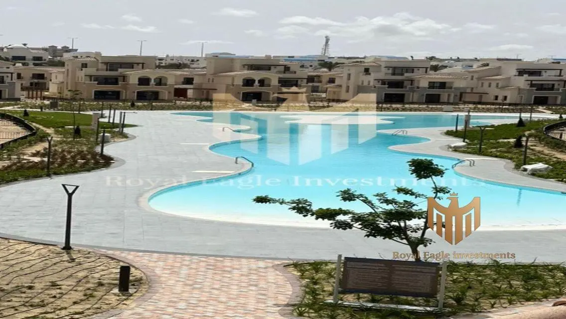 Luxury Villa for Sale - 325 Square Meters Overlooking Lakes
