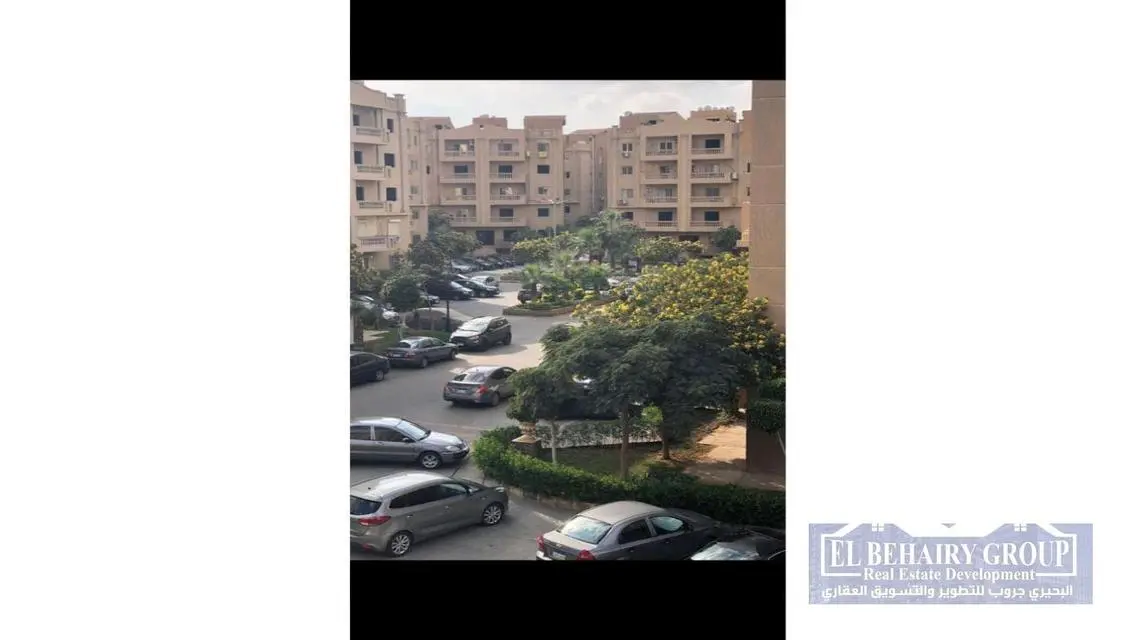 شقة فاخرة مع شرفة وموقف مغطى