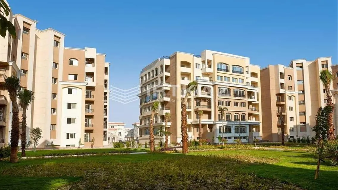 Luxury 3-Bedroom Apartment with Stunning Lake View
