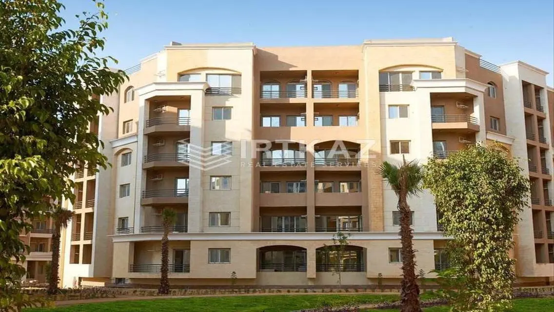 Luxury 3-Bedroom Apartment with Stunning Lake View