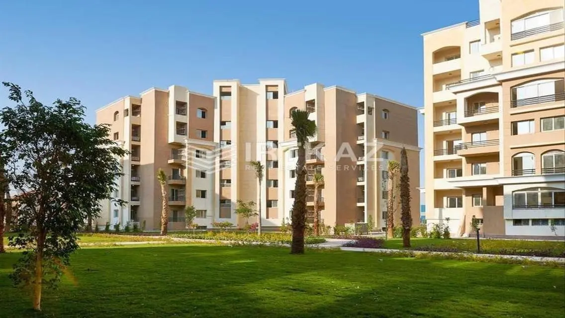 Luxury 3-Bedroom Apartment with Stunning Lake View