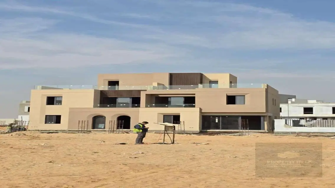 Luxurious Apartment with Excellent Amenities in Prime Location