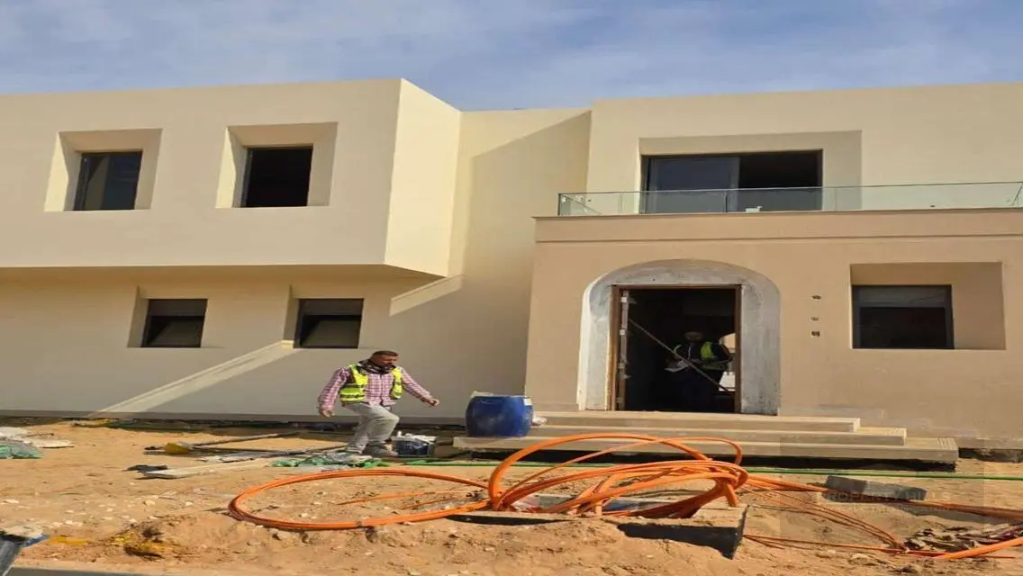 Luxurious Apartment with Excellent Amenities in Prime Location