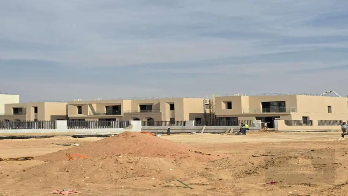Luxurious Apartment with Excellent Amenities in Prime Location