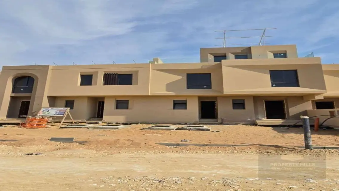 Luxurious Apartment with Excellent Amenities in Prime Location