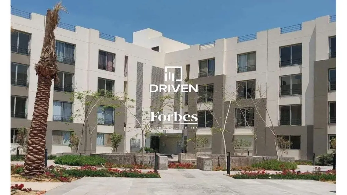Luxury Apartment with Private Balcony and Garden in the City Center