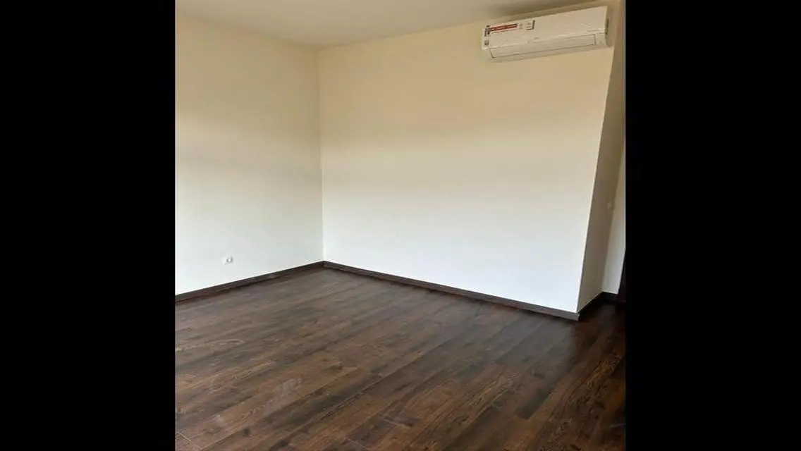 Luxury Apartment for Sale by the Lakes