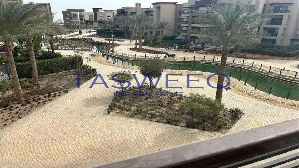 شقة فاخرة للبيع بمساحة 275 متر
