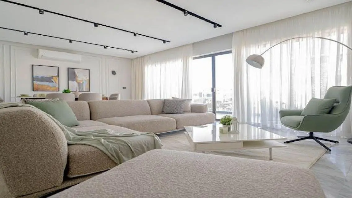 3-Bedroom Apartment with Lake View in Lake View Residence