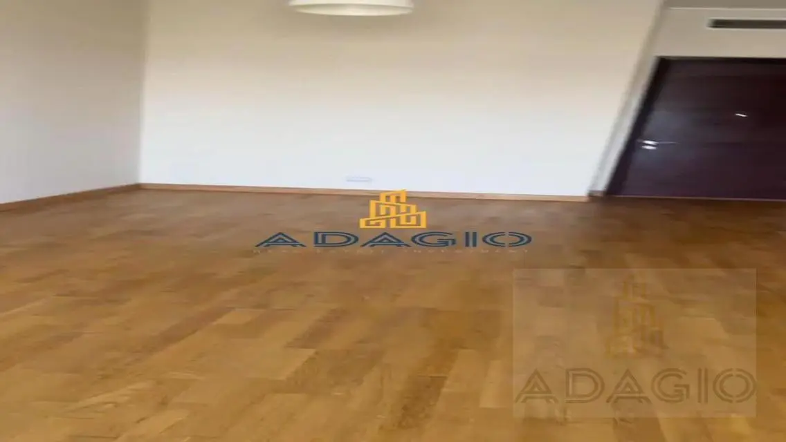 For Sale: Apartment in 40 West Sodic