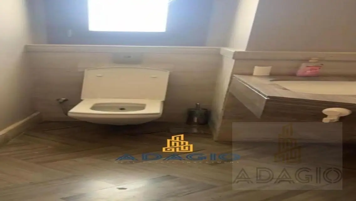 For Sale: Apartment in 40 West Sodic