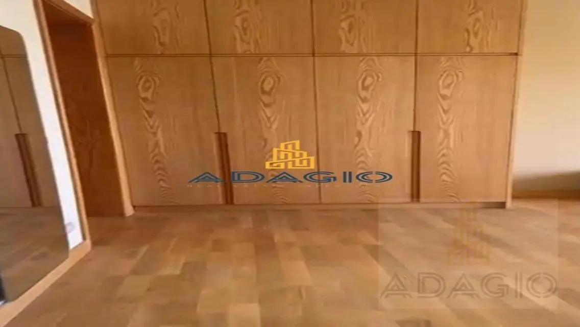 For Sale: Apartment in 40 West Sodic