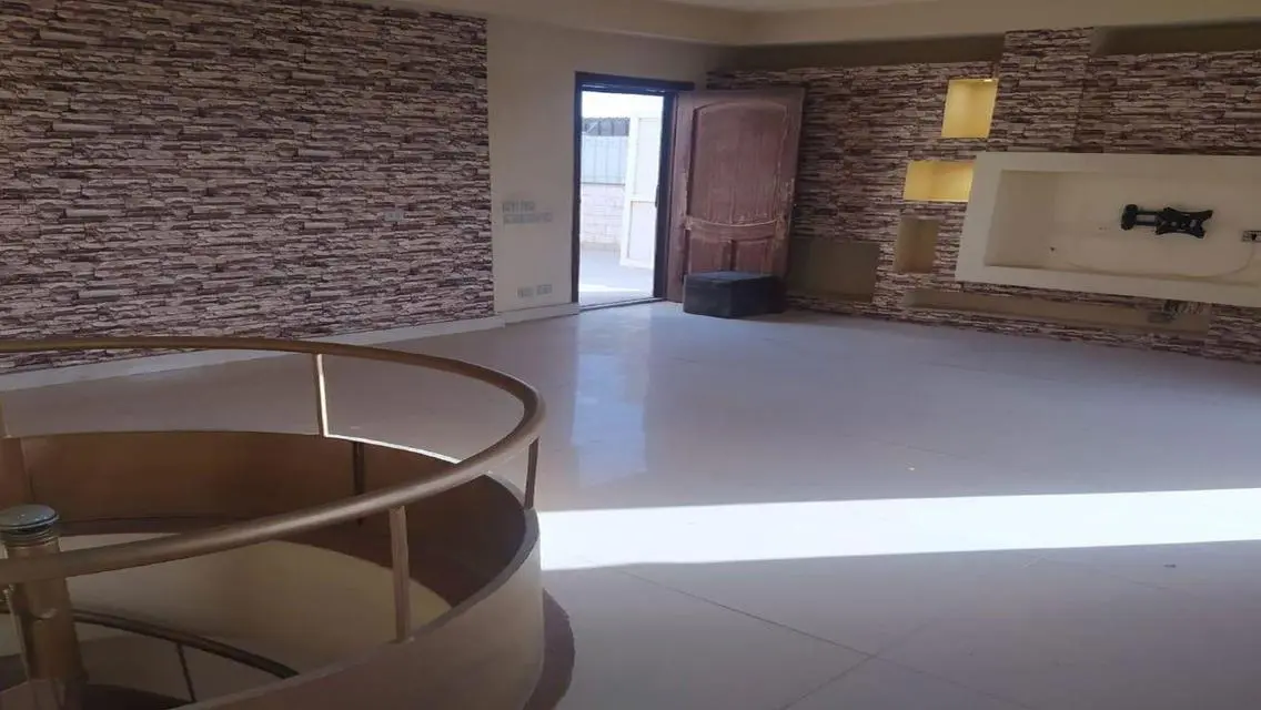منزل رائع مع حديقة خاصة