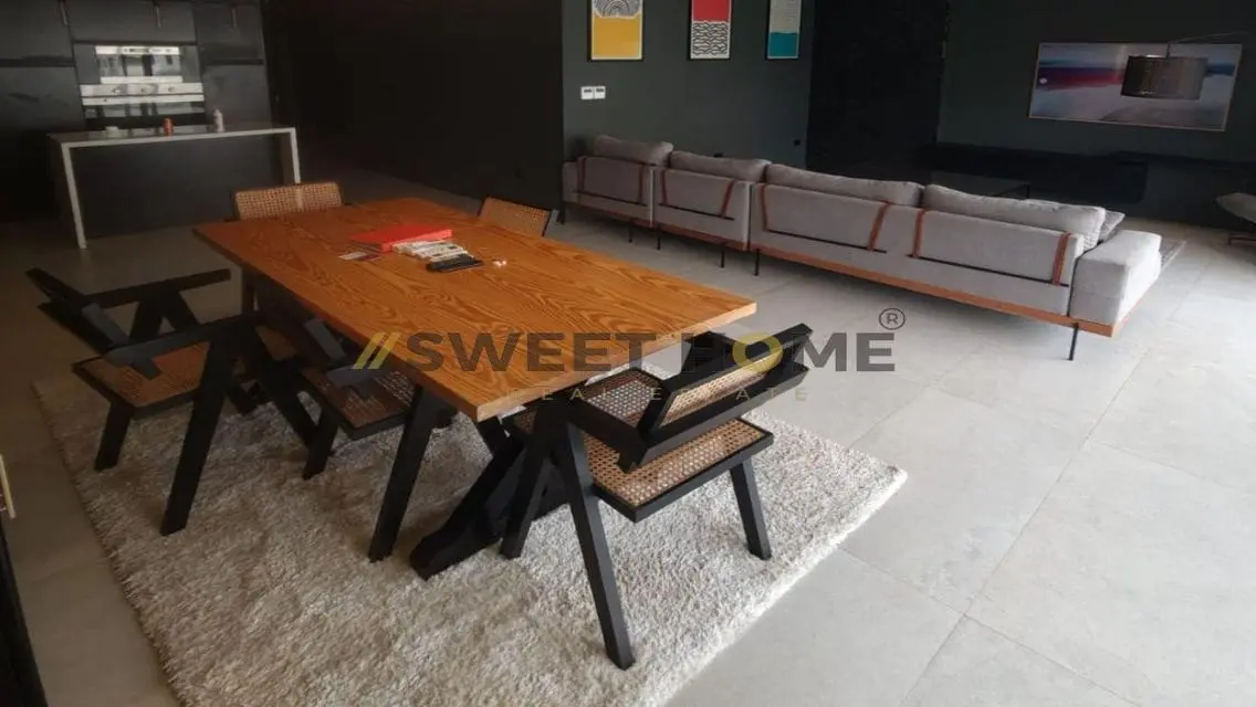 Apartment for Sale in 215 with Central AC and Balcony