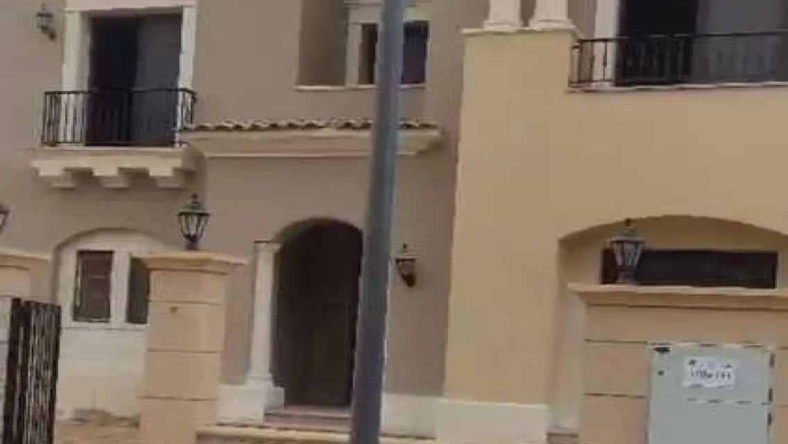 فرصة استثمارية رائعة في عقار بمساحة واسعة