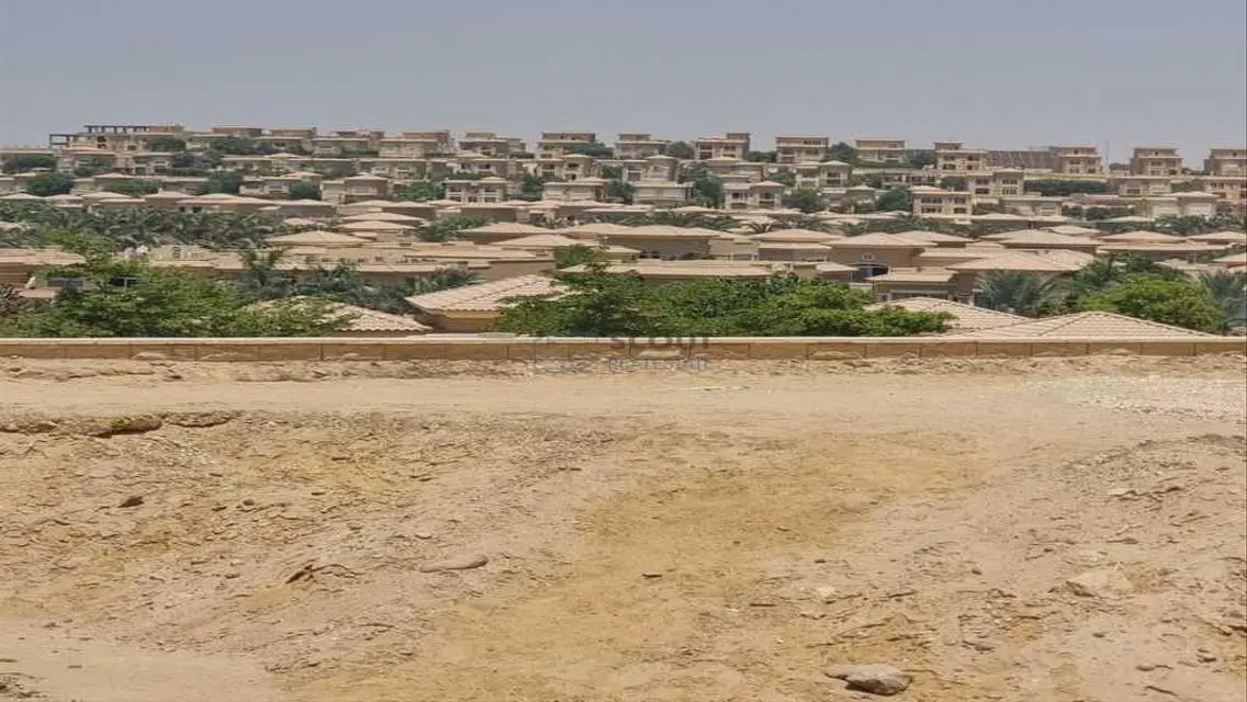 شقة فاخرة للإيجار بمساحة 700 متر في موقع مميز