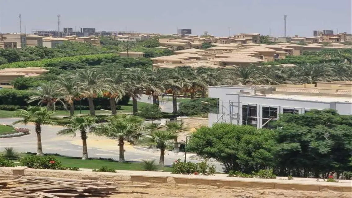 شقة فاخرة للإيجار بمساحة 700 متر في موقع مميز