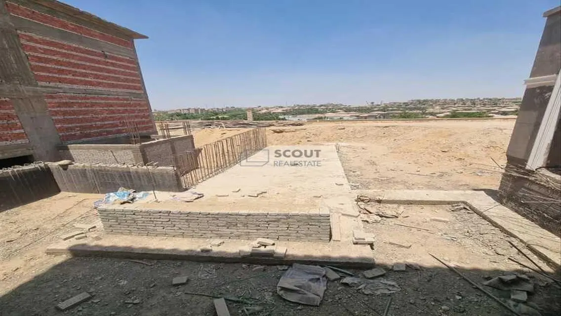 شقة فاخرة للإيجار بمساحة 700 متر في موقع مميز