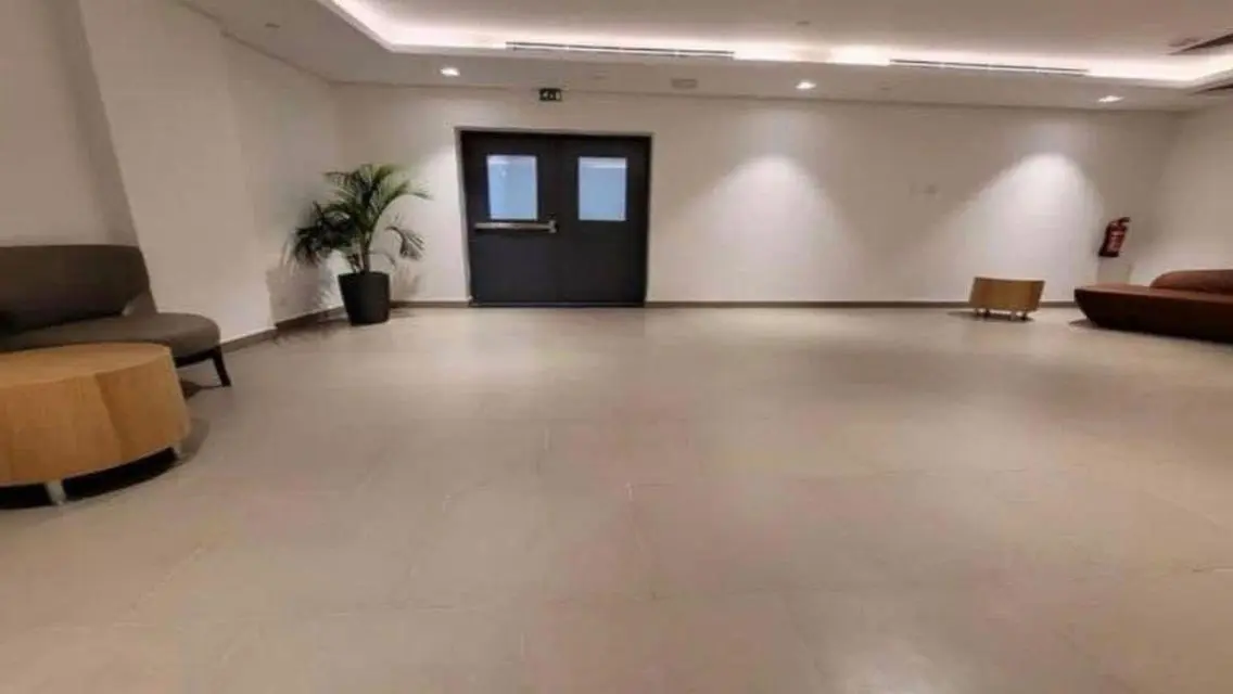 عقار تجاري مميز للإيجار
