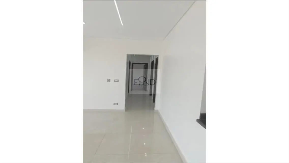 Luxury Apartment Overlooking Lakes with Premium Amenities