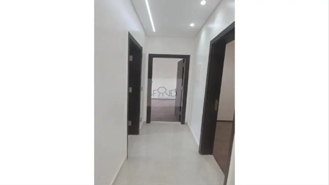 Luxury Apartment Overlooking Lakes with Premium Amenities
