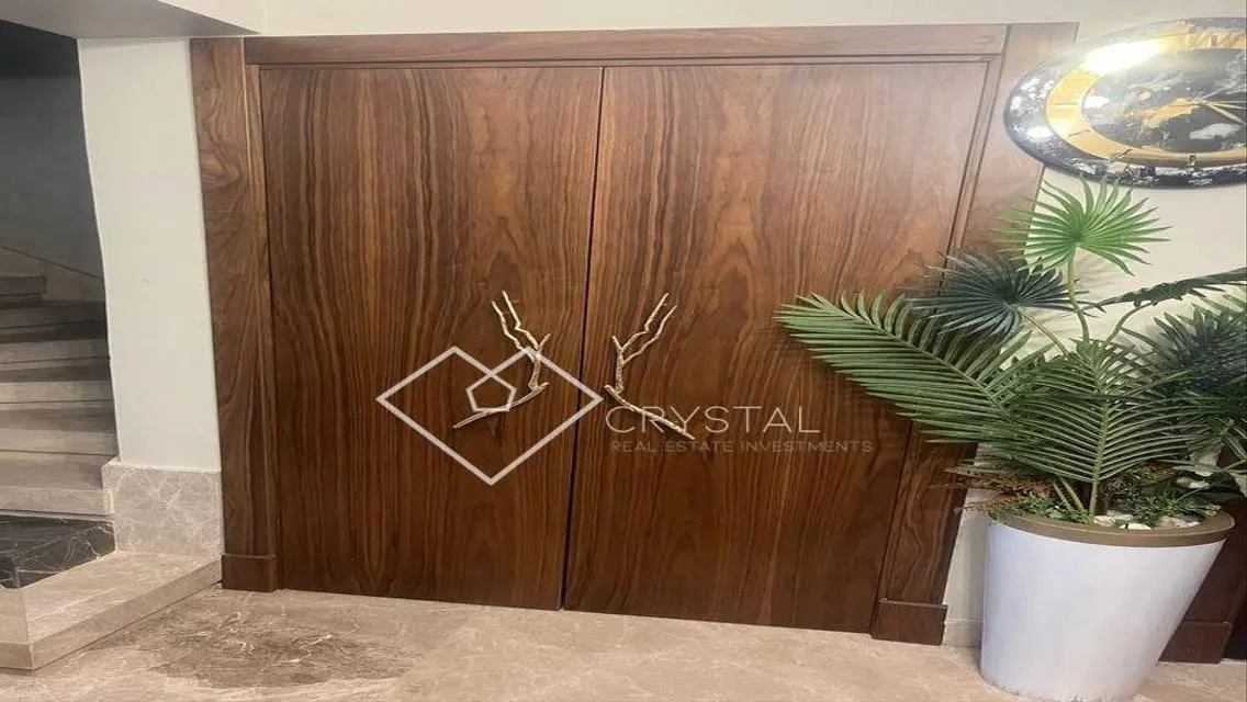 Luxurious Apartment with Private Garden in Prime Location
