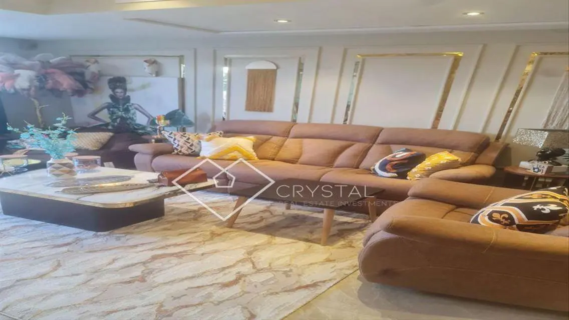 Luxurious Apartment with Private Garden in Prime Location