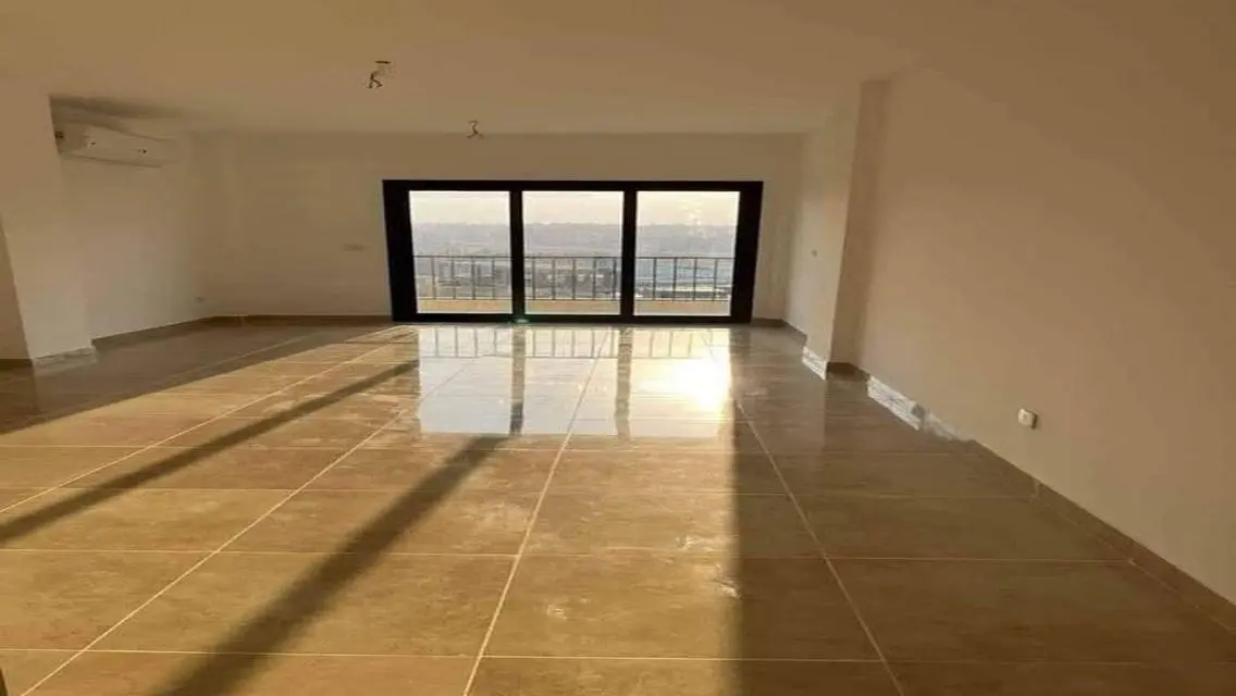 Fifth Square - Luxury Apartment for Sale
