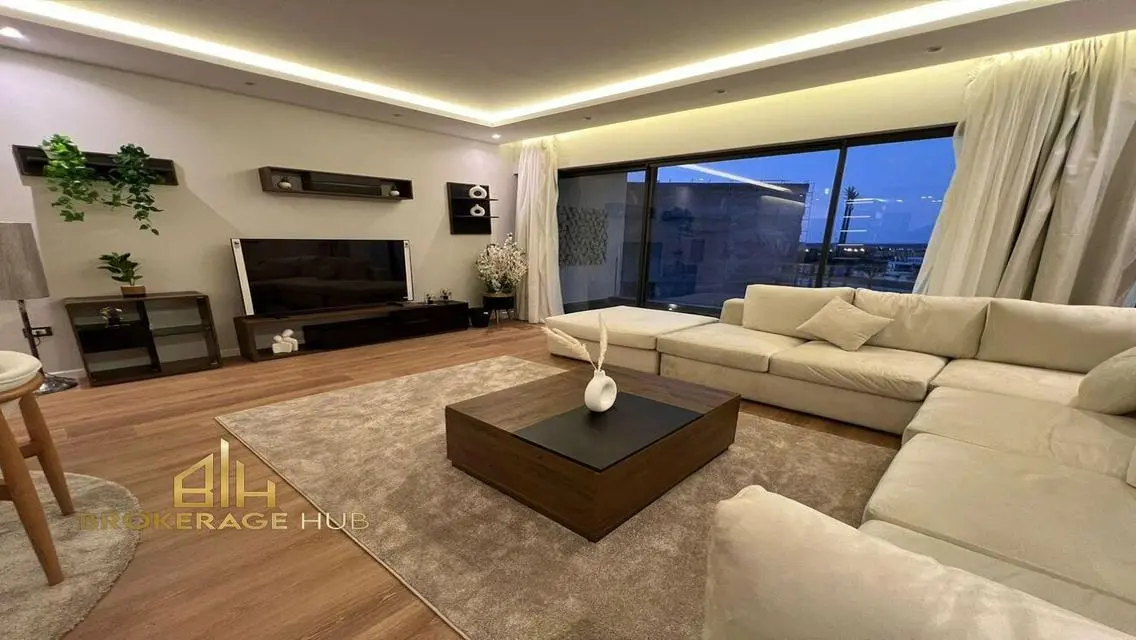 Luxury Apartment for Sale Overlooking Lakes