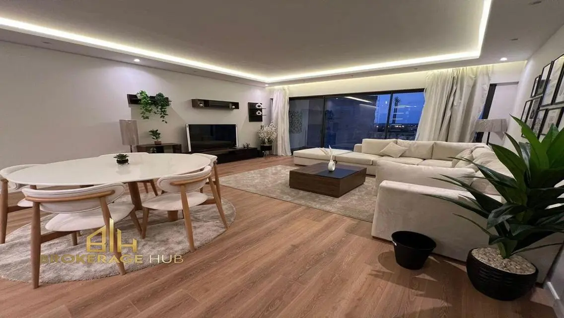 Luxury Apartment for Sale Overlooking Lakes