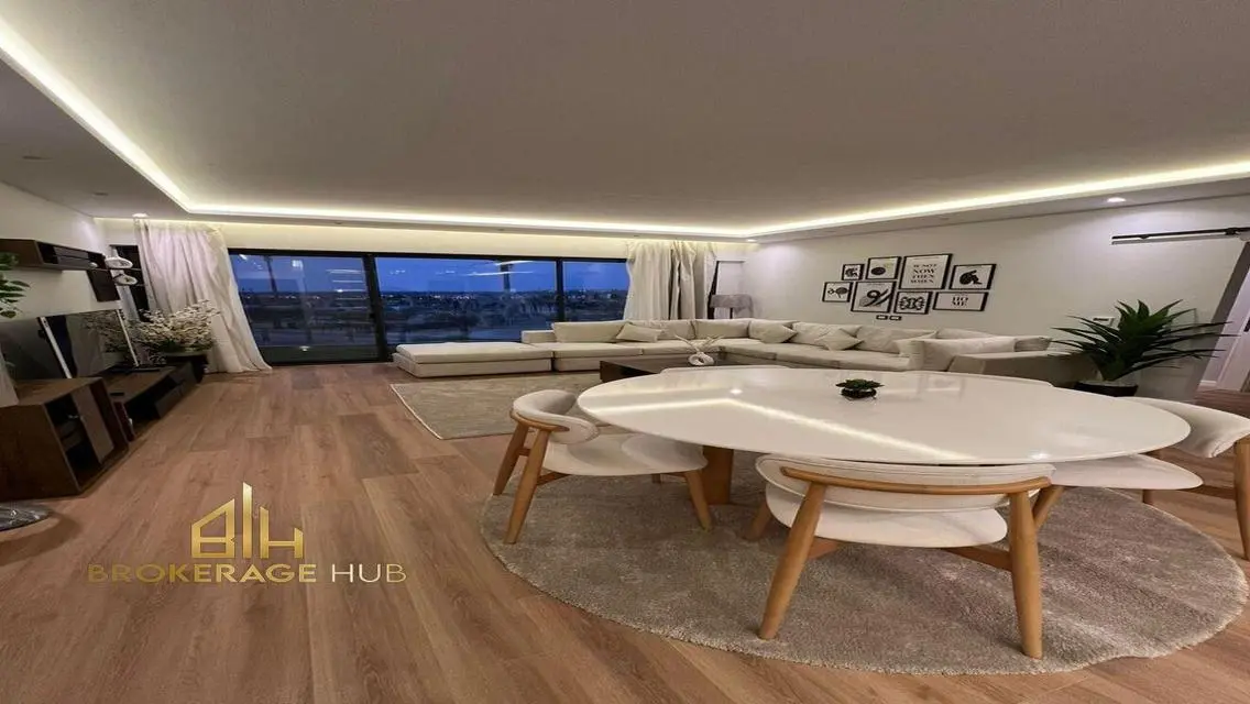 Luxury Apartment for Sale Overlooking Lakes